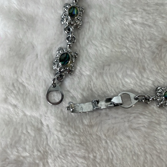Silver and mother of pearl turtle bracelet. - Picture 4 of 4